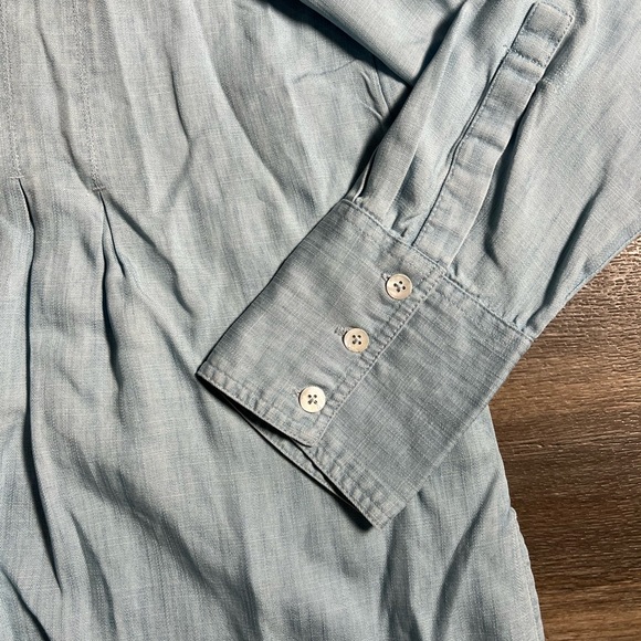 NWT Soft‎ Surroundings Revelle Tencel Shirt Light Chambray - Small - Picture 2 of 10